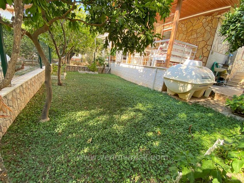 Doğanbey'de Site İçerisinde Geniş Bahçeli Müstakil.satılık 4+1 Villa