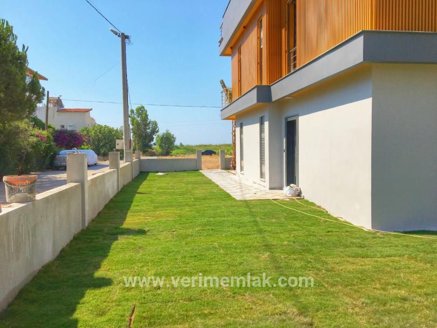 Seferihisar Ürkmez'de deniz tarafında tek müstakil havuzlu satılık 3+1 villa