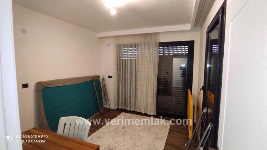 Seferihisar Ürkmez'de deniz tarafında tek müstakil havuzlu satılık 3+1 villa