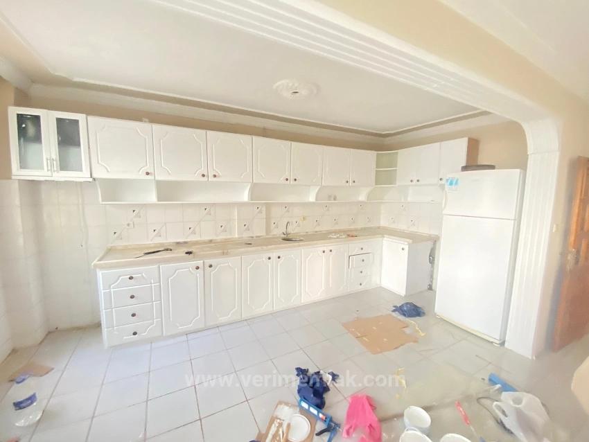 Seferihisar Mersinalanı'nda ​Denize Ve Merkeze Çok Yakın, Masrafsız Kiralık 2+1 Daire