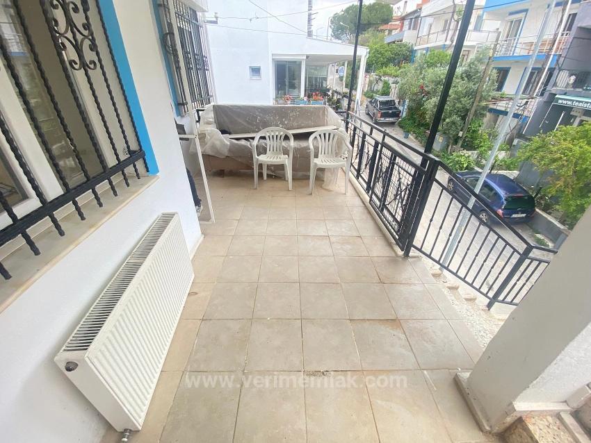 Seferihisar Mersinalanı'nda ​Denize Ve Merkeze Çok Yakın, Masrafsız Kiralık 2+1 Daire