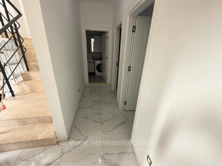 Seferihisar'da:güneş Enerjili,Yerden Isıtmalı,Full Eşyalı Satılık 3+1 Villa