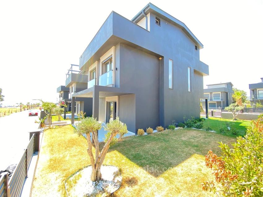 Doğanbey De Denize Sıfır Mustakil Ultra Lüks Satılık 3+1 Villa