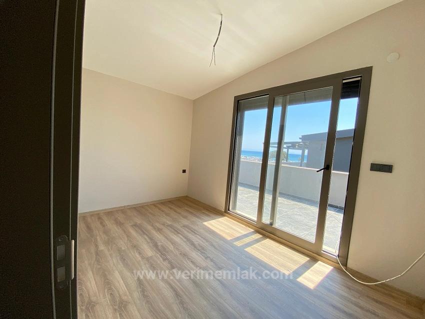 Doğanbey De Denize Sıfır Mustakil Ultra Lüks Satılık 3+1 Villa