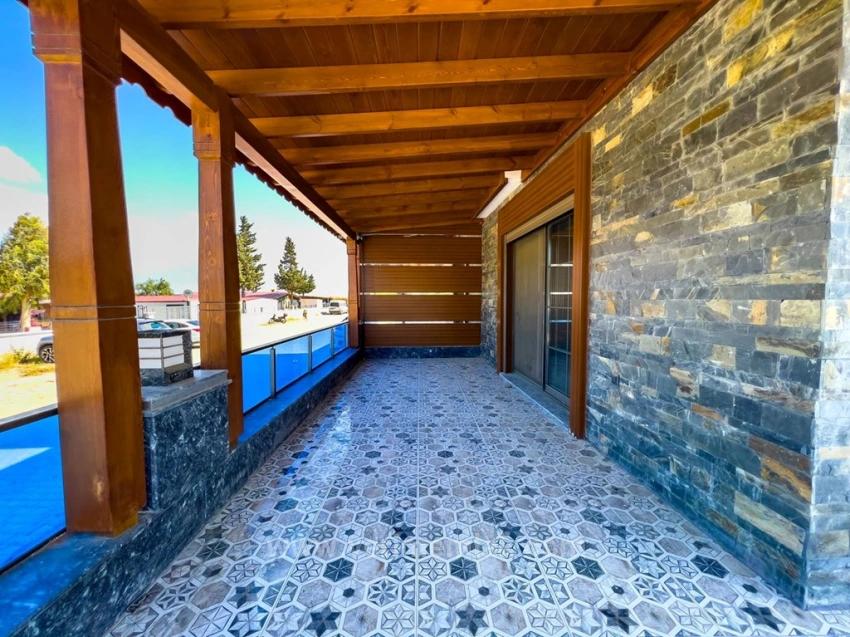 Ürkmez Da Denize Sıfır Mustakil Bahçeli Ultra Lüks Satılık 3+1 Villa