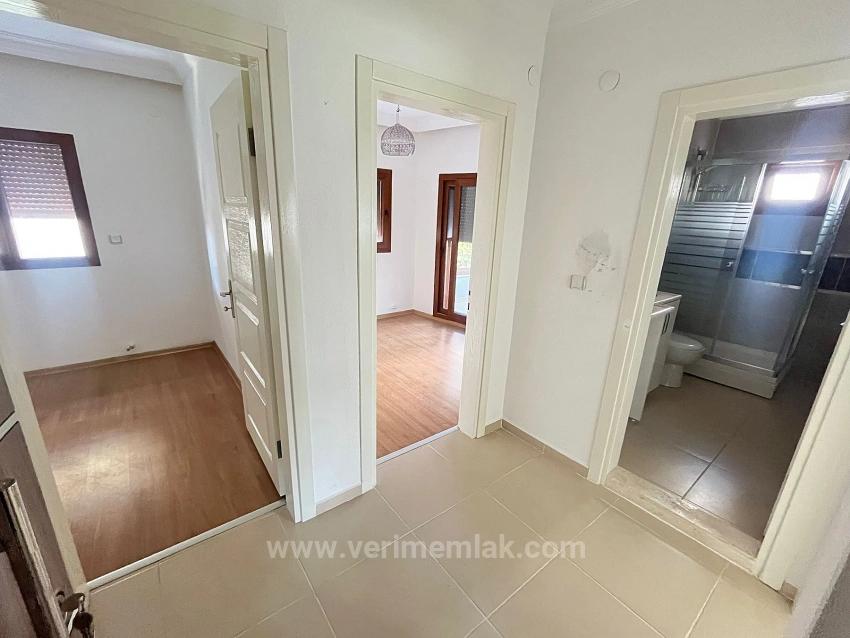 Menderes Özdere Orta Mahalle'de Denize Çok Yakın Satılık 2+1 Daire