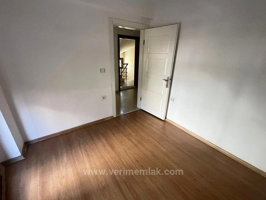 Menderes Özdere Orta Mahalle'de Denize Çok Yakın Satılık 2+1 Daire