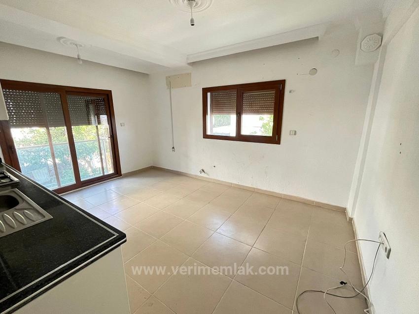 Menderes Özdere Orta Mahalle'de Denize Çok Yakın Satılık 2+1 Daire