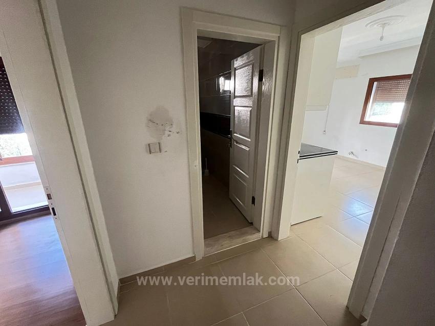 Menderes Özdere Orta Mahalle'de Denize Çok Yakın Satılık 2+1 Daire