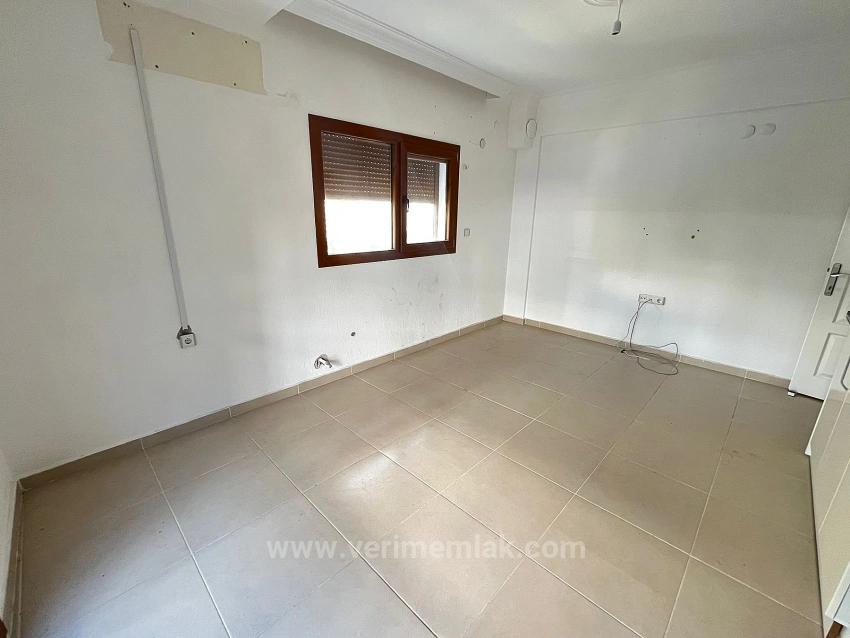 Menderes Özdere Orta Mahalle'de Denize Çok Yakın Satılık 2+1 Daire