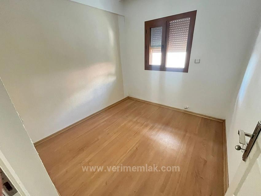 Menderes Özdere Orta Mahalle'de Denize Çok Yakın Satılık 2+1 Daire