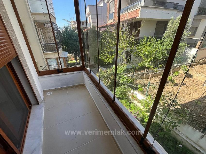 Menderes Özdere Orta Mahalle'de Denize Çok Yakın Satılık 2+1 Daire