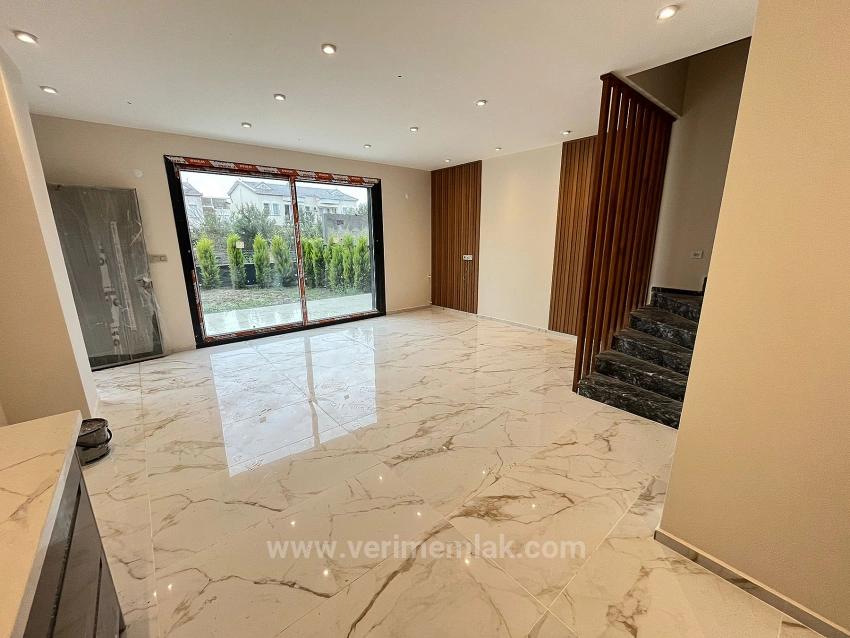 Gümüldür Fevzi Çakmak'ta Denize 500M | Meyve Bahçeli Müstakil Villa