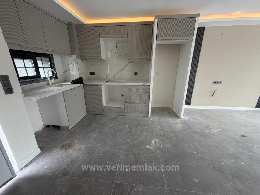 Seferihisar Cumhuriyet'te Denize 750M Mesafede, Müstakil Havuzlu Lüks 3+1 Villa!