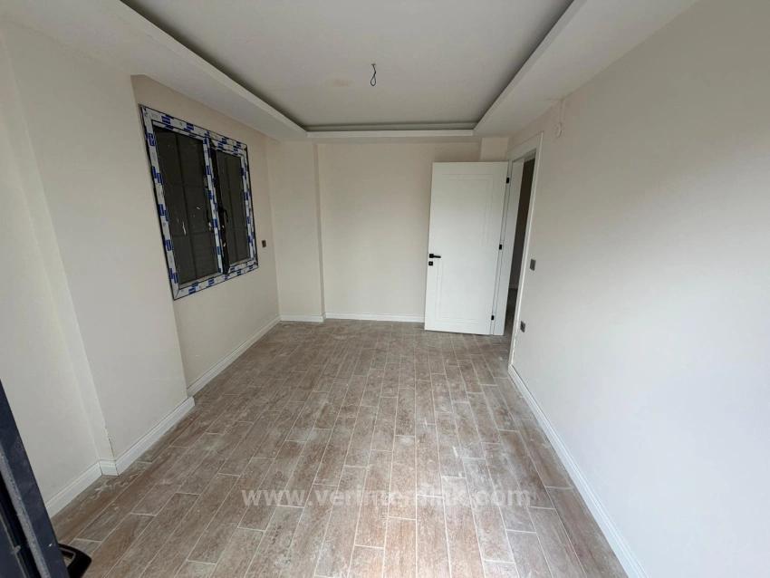 Seferihisar Cumhuriyet'te Denize 750M Mesafede, Müstakil Havuzlu Lüks 3+1 Villa!