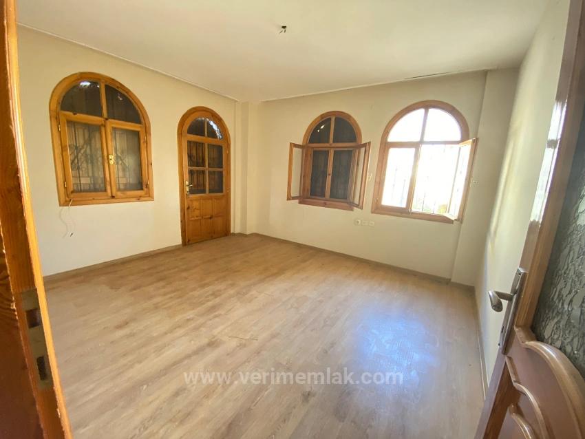 Doğanbey De Denize Manzaralı Geniş Bahçeli Mustakil Satılık 4+1 Villa