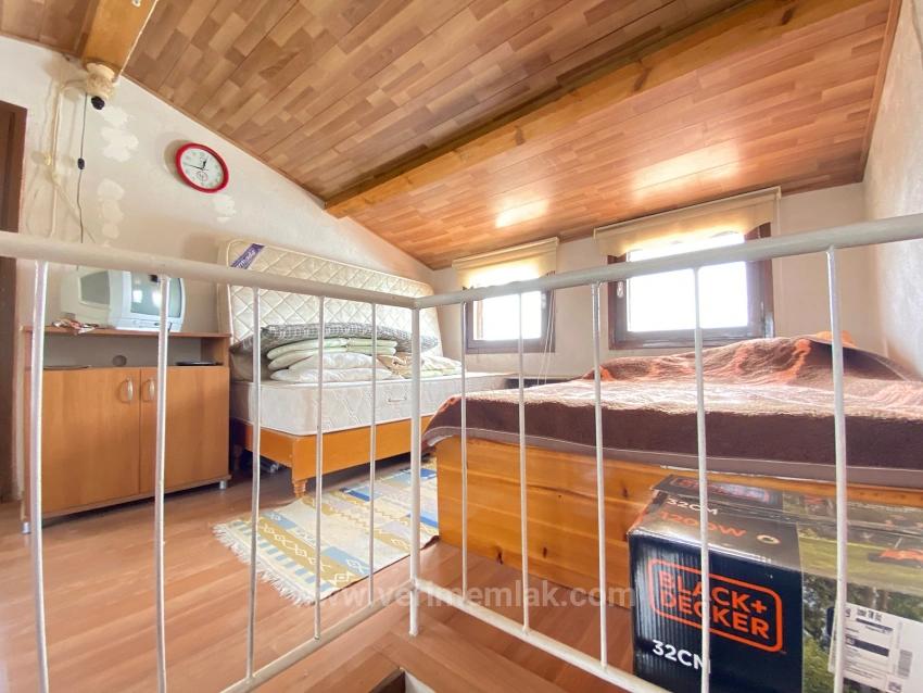 Seferihisar.şenköy Sitesi'nde Sıfır.tadilatlı,Köşe Parsel Müstakil Satılık 3+1 Villa