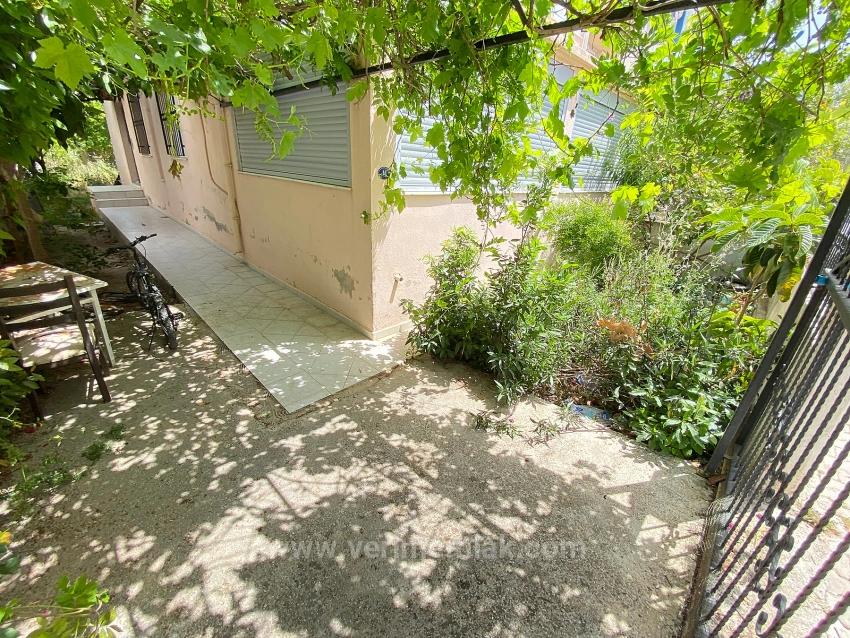 Seferihisar’ın Kalbinde Yaşam: Alışverişe 100M, Denize 300M Kiralık 2+1 Daire