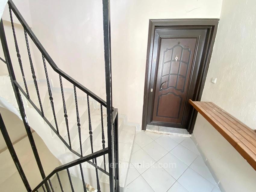 Seferihisar’ın Kalbinde Yaşam: Alışverişe 100M, Denize 300M Kiralık 2+1 Daire