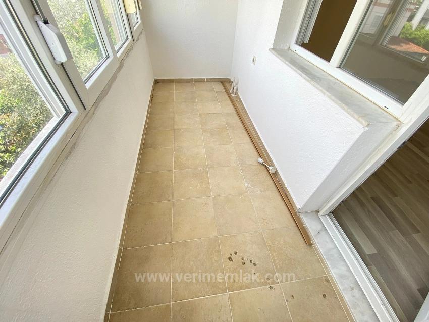 Seferihisar’ın Kalbinde Yaşam: Alışverişe 100M, Denize 300M Kiralık 2+1 Daire