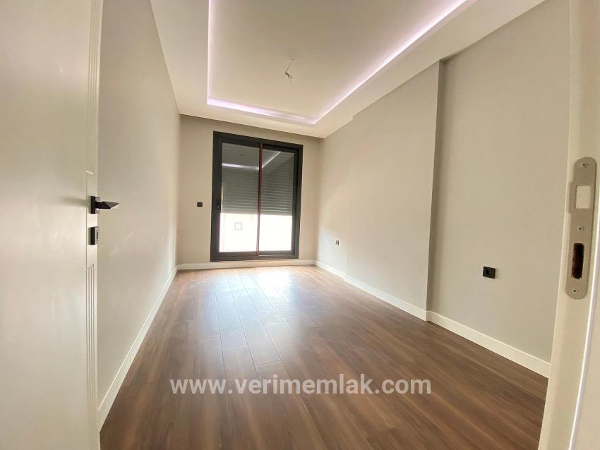 Menderes Gümüldür Gümüldür Fevzi Çakmak Mah. Satılık 4+1 Villa - 350 m²