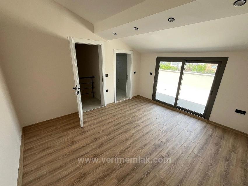 Gümüldürde Denize 300 Metre,Bahçeli,Doğa Ve Deniz Manzaralı 3+1 Villa