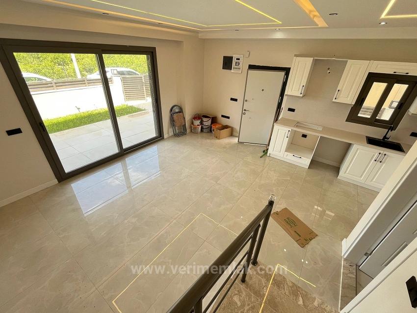 Gümüldürde Denize 300 Metre,Bahçeli,Doğa Ve Deniz Manzaralı 3+1 Villa