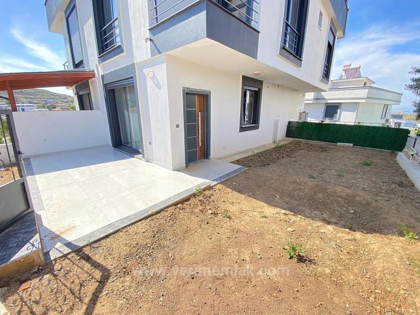 Seferihisar Payamlı’da Teras Keyfi Ve Deniz Esintisi: Satılık Masrafsız 3+1 Köşe Villa