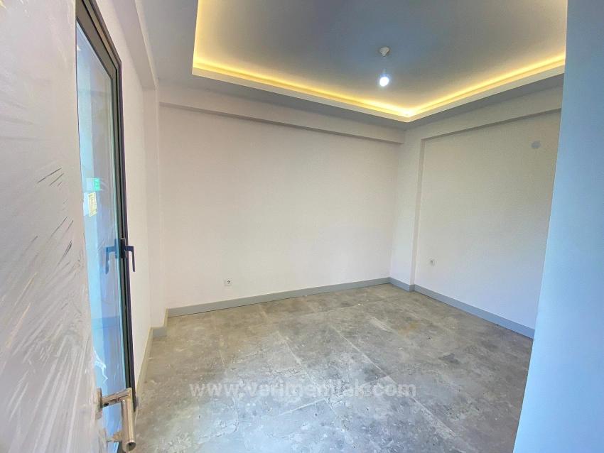 Seferihisarda Yüzme Havuzu Yerden Isıtma Lüx Satılık 4+1 Villa