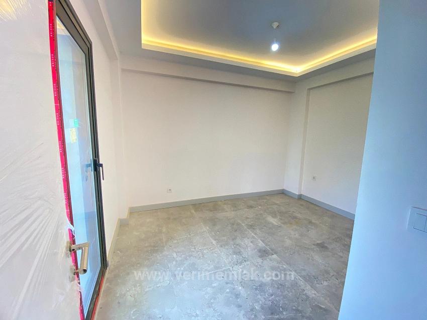 Seferihisarda Yüzme Havuzu Yerden Isıtma Lüx Satılık 4+1 Villa