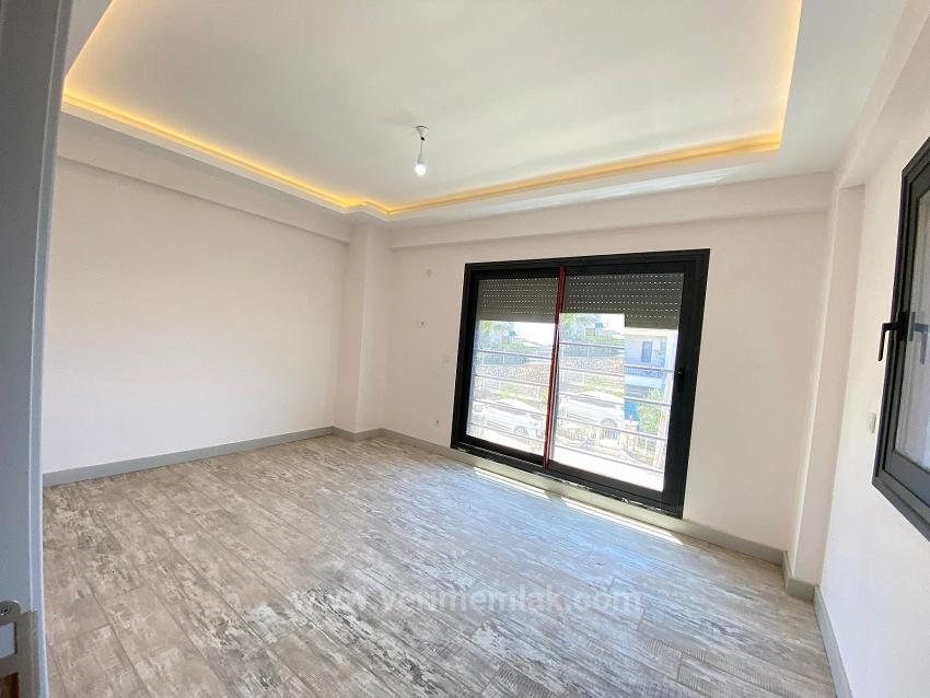 Seferihisarda Yüzme Havuzu Yerden Isıtma Lüx Satılık 4+1 Villa