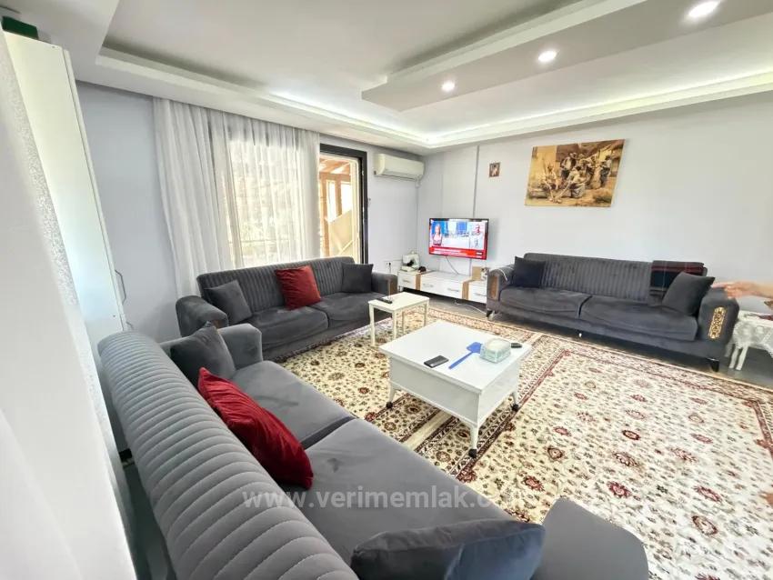 Seferihisar Cumhuriyet'te Denize 650M, 4+1 Geniş Bahçeli Lüks Satılık Villa!