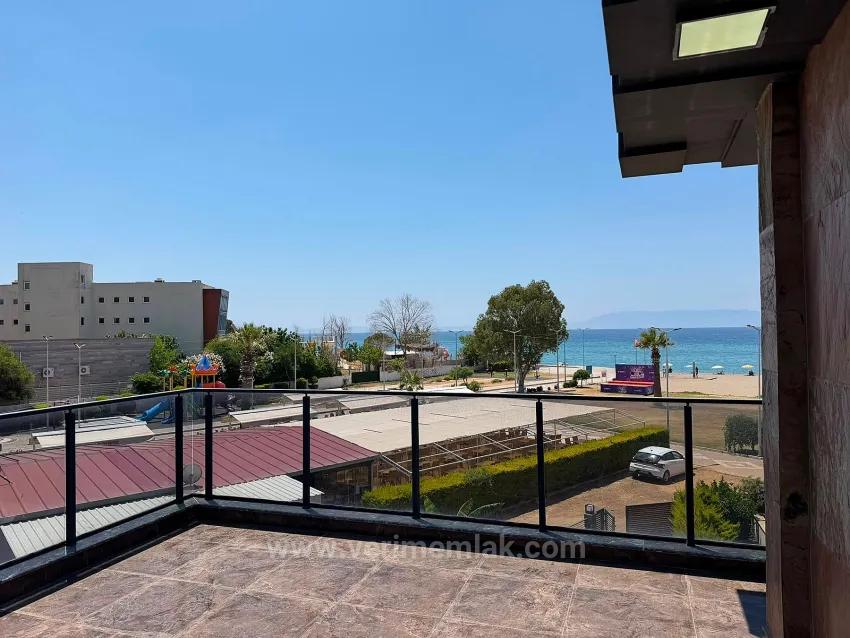 İzmir/Gümüldür'de Denize Sıfır Tek Müstakil Havuzlu Ultra Lüx Villa