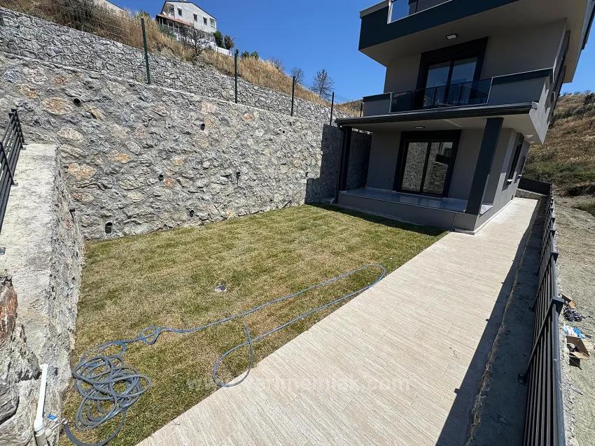 Seferihisar Atatürk Mahallesi Panoramik Deniz Manzaralı Sıfır Satılık 3+1 Villa