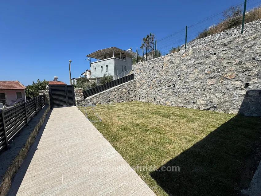 Seferihisar Atatürk Mahallesi Panoramik Deniz Manzaralı Sıfır Satılık 3+1 Villa