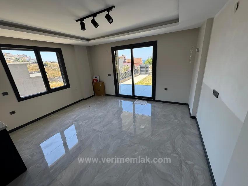 Seferihisar Atatürk Mahallesi Panoramik Deniz Manzaralı Sıfır Satılık 3+1 Villa