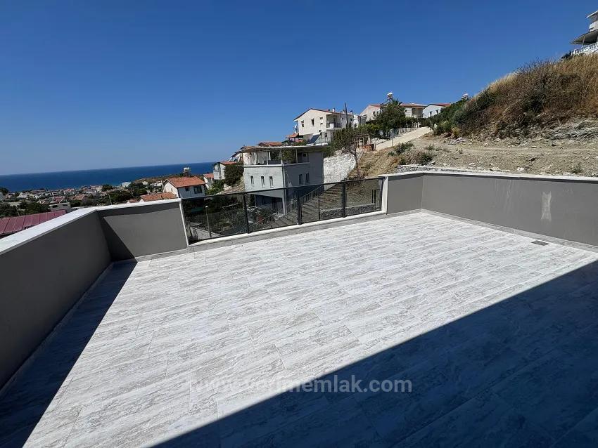 Seferihisar Atatürk Mahallesi Panoramik Deniz Manzaralı Sıfır Satılık 3+1 Villa