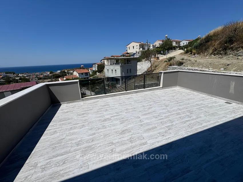 Seferihisar Atatürk Mahallesi Panoramik Deniz Manzaralı Sıfır Satılık 3+1 Villa