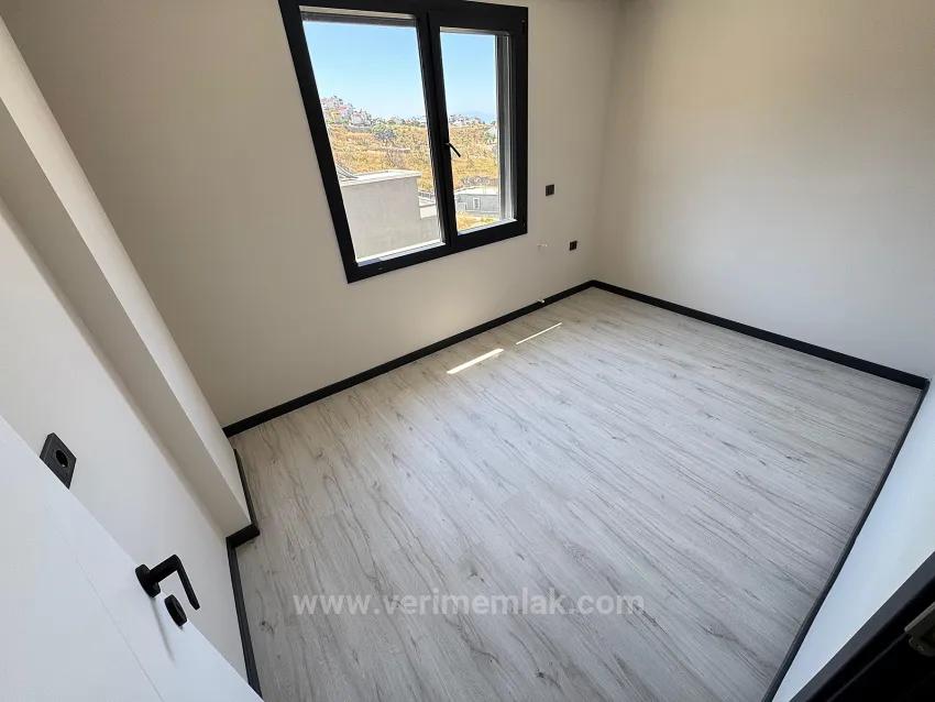 Seferihisar Atatürk Mahallesi Panoramik Deniz Manzaralı Sıfır Satılık 3+1 Villa