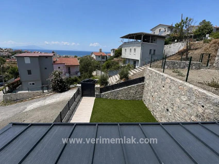 Seferihisar Doğanbey Atatürk Mah. Satılık 3+1 Villa - 190 m²