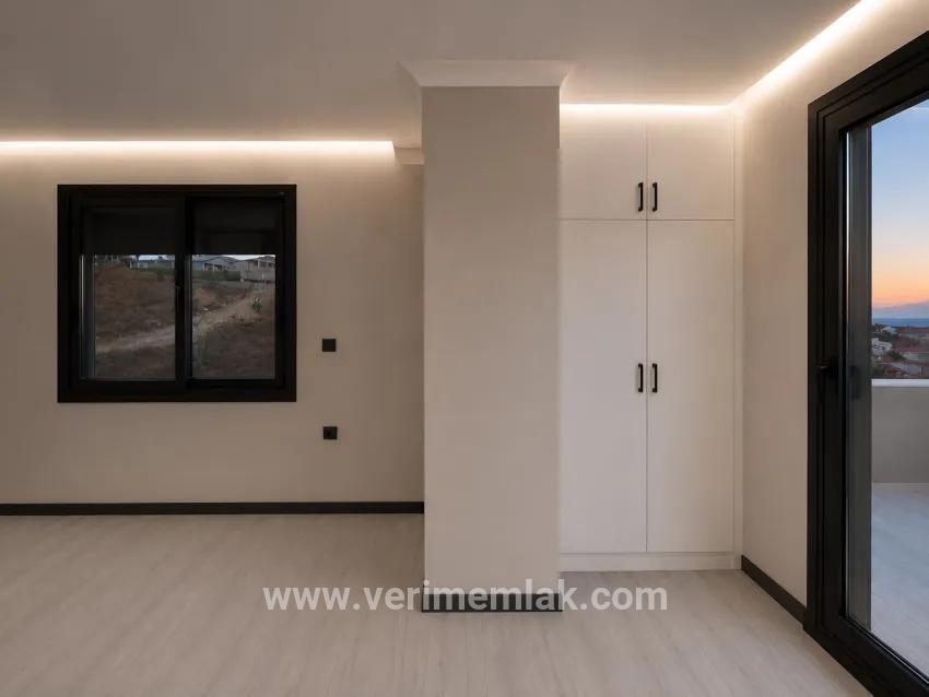 Seferihisar Doğanbey Atatürk Mah. Satılık 3+1 Villa - 190 m²