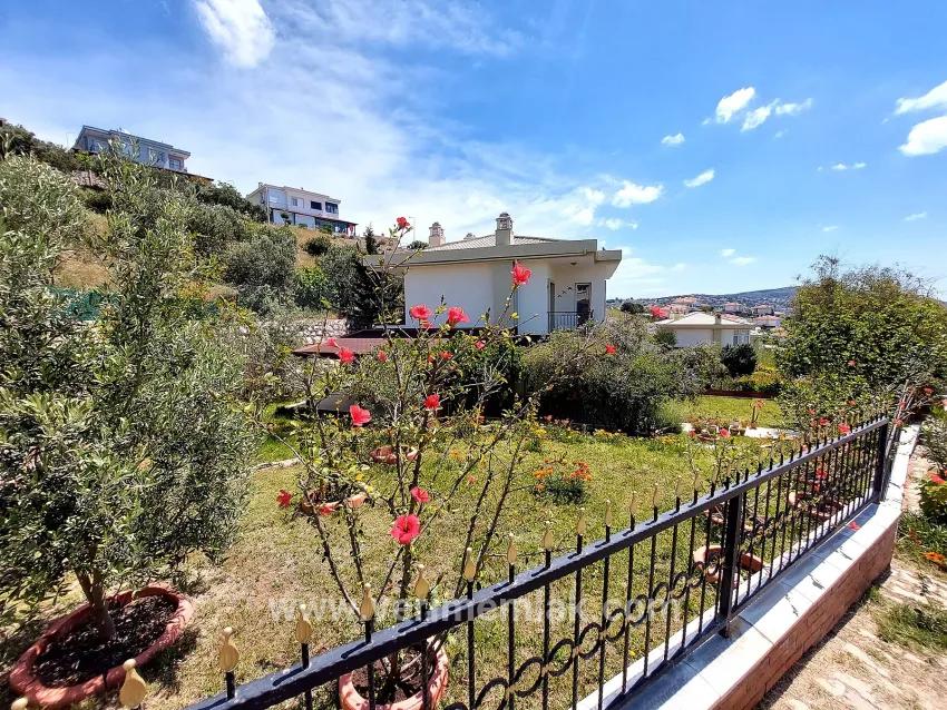 İzmir Seferihisar Doğanbey denize sıfır site'de bahçeli satılık 4+1 yazlık –