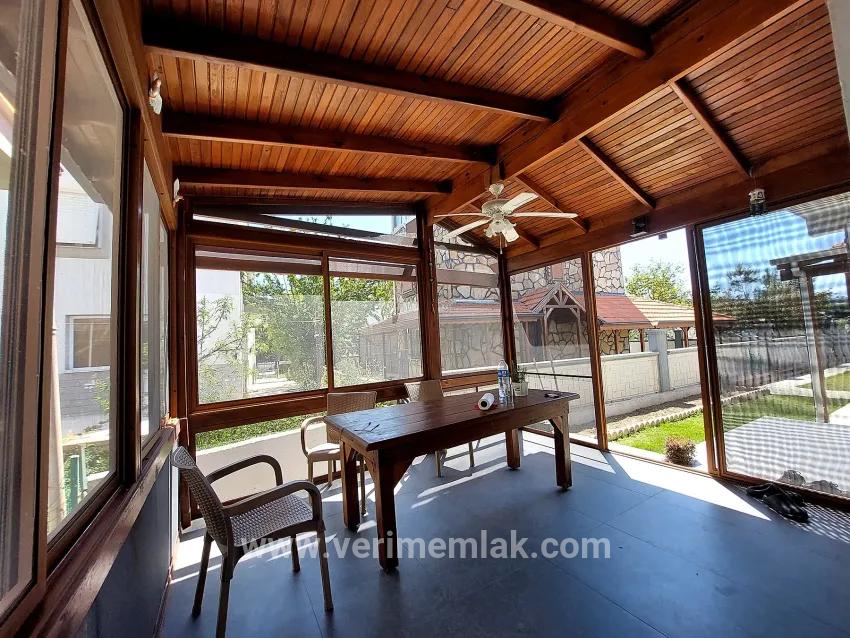 Seferihisar Doğanbey'de bahçeli deniz manzaralı satılık 4+1 villa –