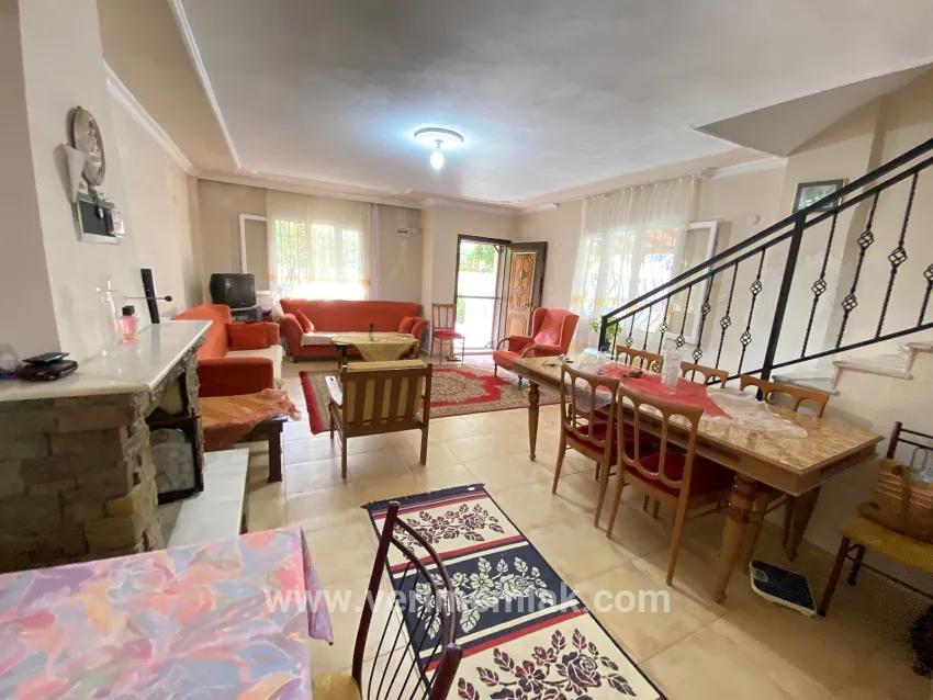 Seferihisar Atatürk Mah.'de denize 100 metre, panoramik teraslı lüks 3+1 Villa