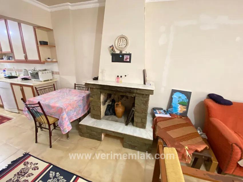 Seferihisar Atatürk Mah.'de denize 100 metre, panoramik teraslı lüks 3+1 Villa