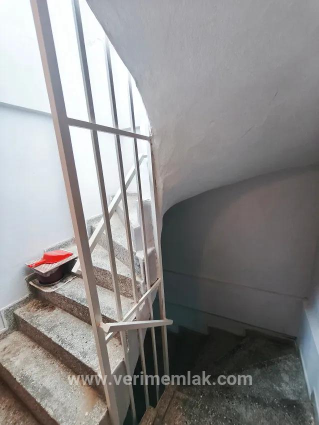 Gümüldür Sahilde 1+1 50 m2 eşyalı uygun fiyata satılık daire