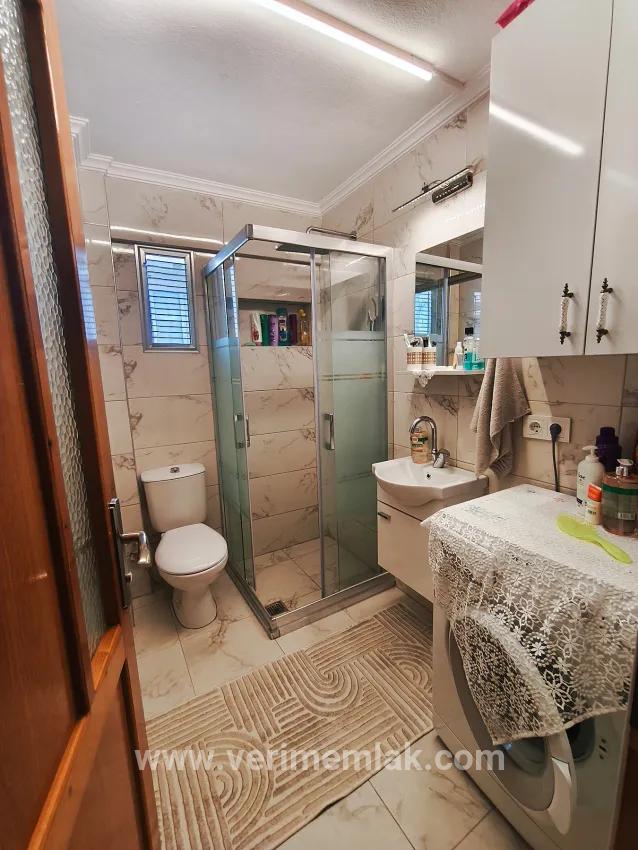 Gümüldür Sahilde 1+1 50 m2 eşyalı uygun fiyata satılık daire