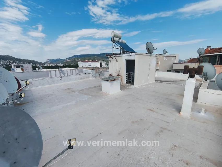 Gümüldür Sahilde 1+1 50 m2 eşyalı uygun fiyata satılık daire