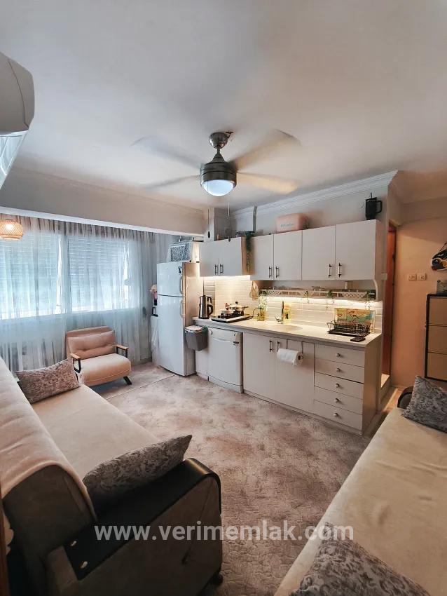 Gümüldür Sahilde 1+1 50 m2 eşyalı uygun fiyata satılık daire