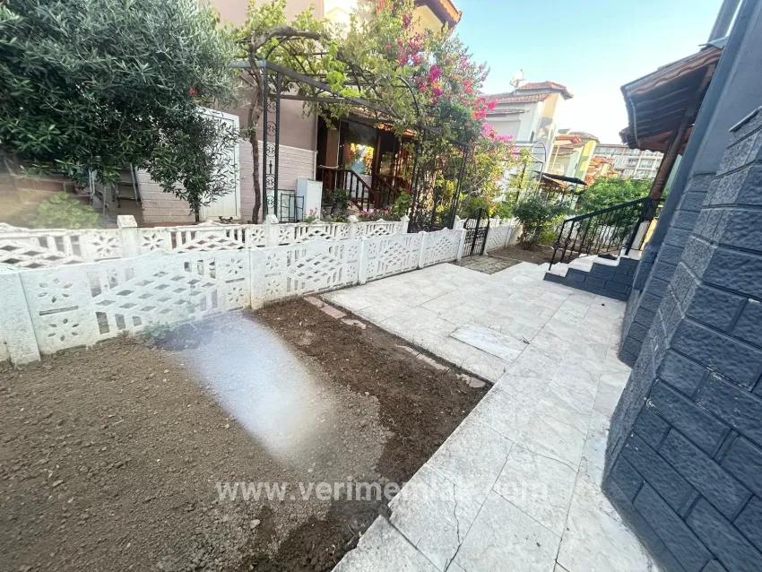 Gümüldür'de denize 100m site İçerisinde geniş bahçeli satılık 4+1 villa